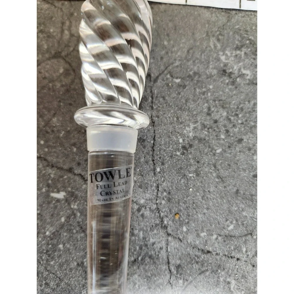 TOWLE  FULL LEAD CRYSTAL WINE BOTTLE STOPPER MADE IN AUSTRIA